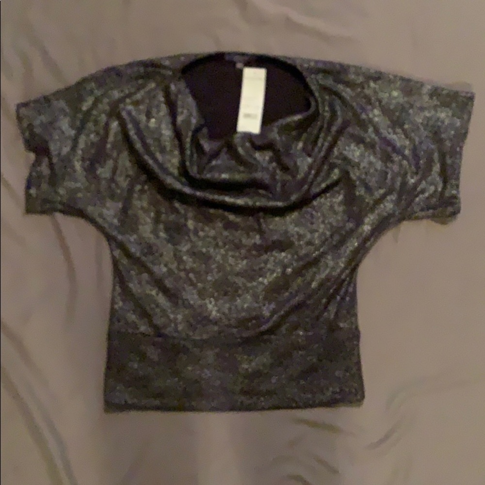 NY Collection short sleeve top.